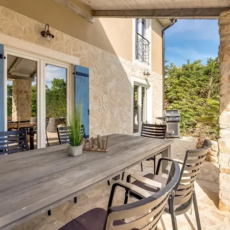 Vikendica Eine Luxurioese Maslina Mit Pool Und Grill By Interhome *