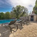 Eine Luxurioese Maslina Mit Pool Und Grill By Interhome Ferienhaus Garica
