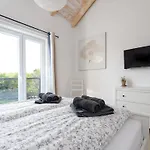 Eine Luxurioese Maslina Mit Pool Und Grill By Interhome * Garica