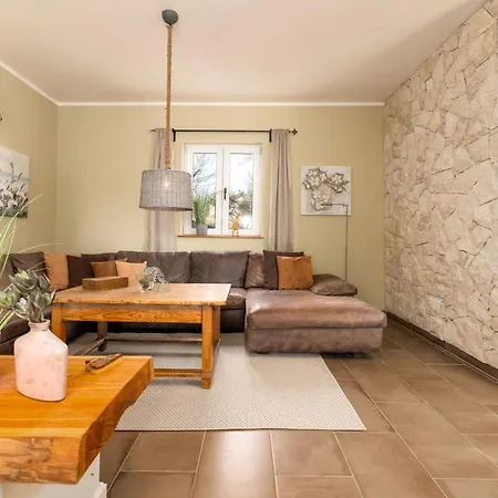 Eine Luxurioese Maslina Mit Pool Und Grill By Interhome *