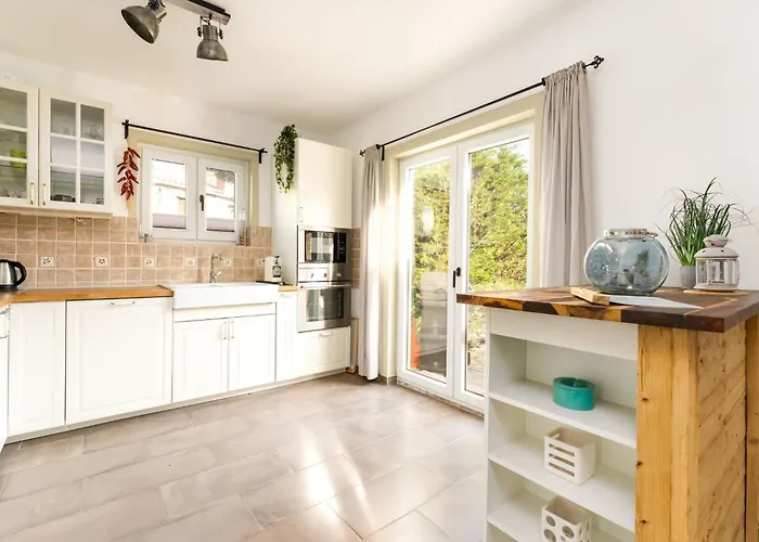 Eine Luxurioese Maslina Mit Pool Und Grill By Interhome * Garica