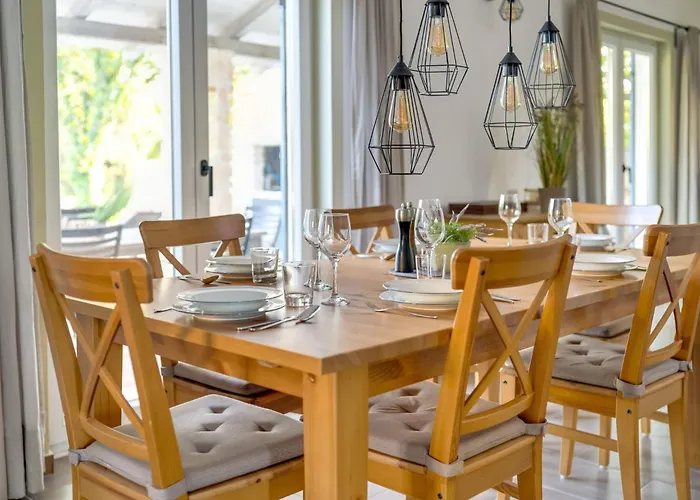 Hébergement de vacances Eine Luxurioese Maslina Mit Pool Und Grill By Interhome