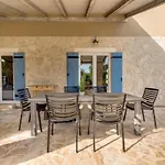 Eine Luxurioese Maslina Mit Pool Und Grill By Interhome * Garica