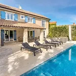 Eine Luxurioese Maslina Mit Pool Und Grill By Interhome * Garica