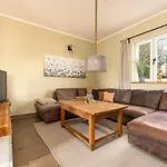 Eine Luxurioese Maslina Mit Pool Und Grill By Interhome Hébergement de vacances *