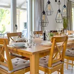 Hébergement de vacances Eine Luxurioese Maslina Mit Pool Und Grill By Interhome