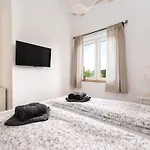 Hébergement de vacances Eine Luxurioese Maslina Mit Pool Und Grill By Interhome Garica